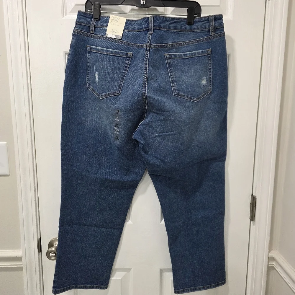 NWT Style & Co Curvy Capri Jeans Distressed Honeybee Wash Women's Size 18